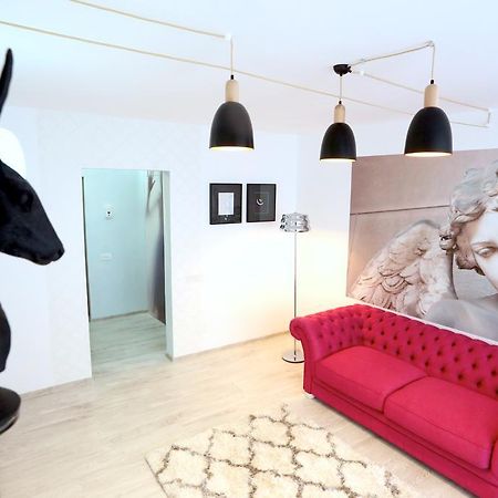Soho Apartment Near Ceronav Galaţi Екстериор снимка