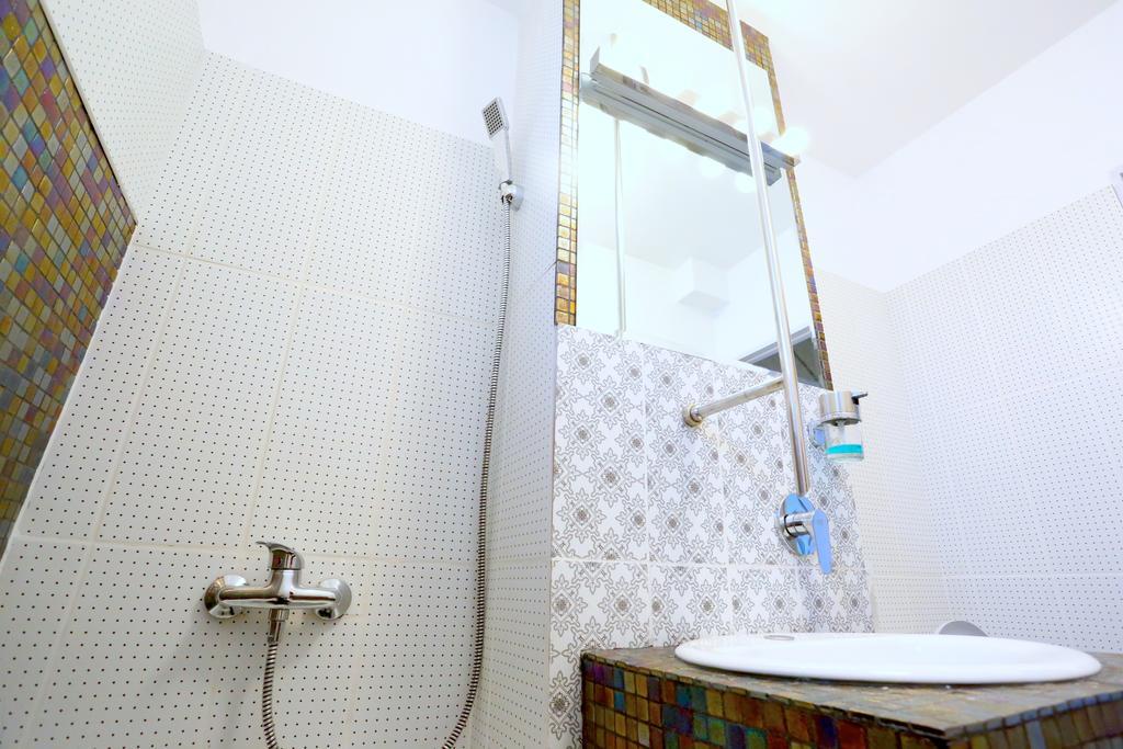 Soho Apartment Near Ceronav Galaţi Екстериор снимка